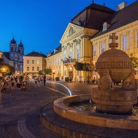 Patrik Apartman Székesfehérvár Esterno foto