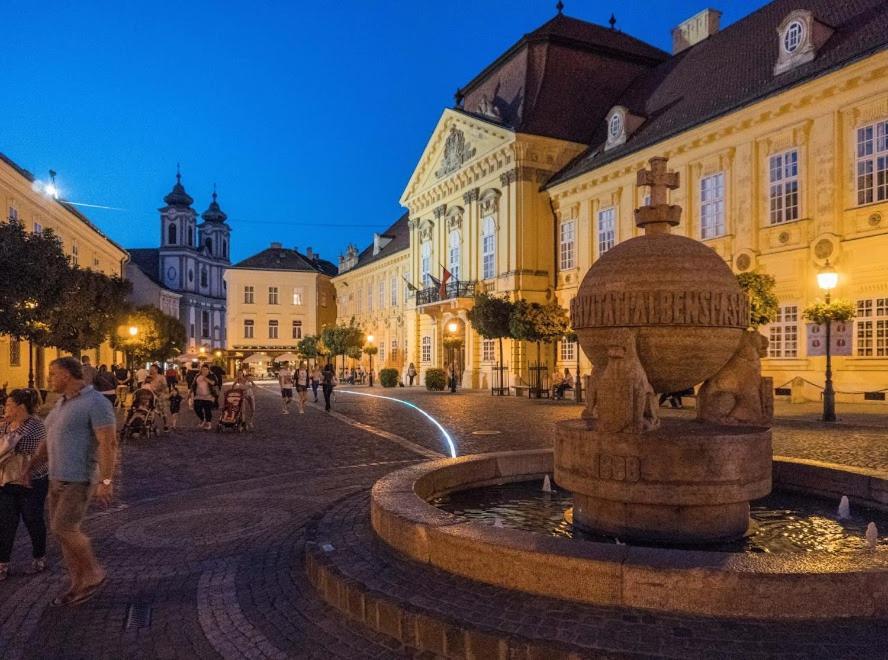 Patrik Apartman Székesfehérvár Esterno foto